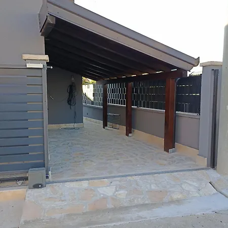 Apartman Lara شقة