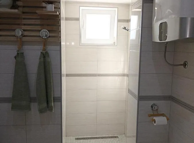 Apartman Lara زادار