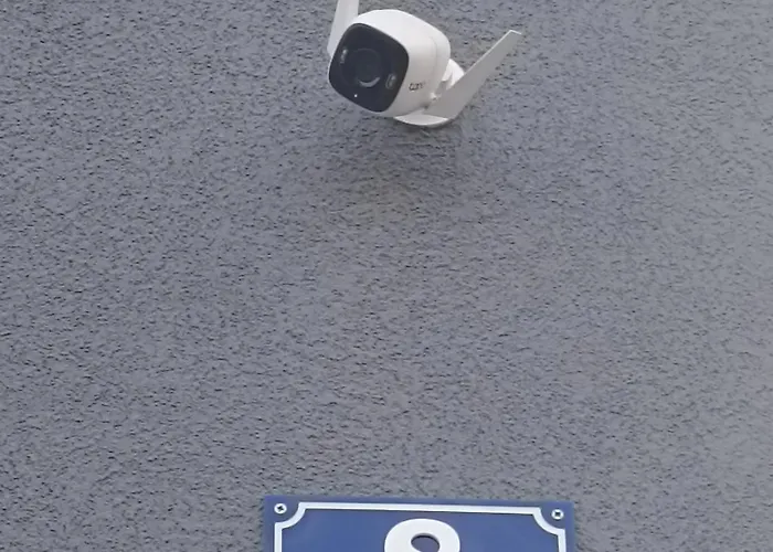 Apartman Lara شقة *