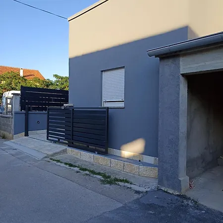 Apartman Lara * Zára
