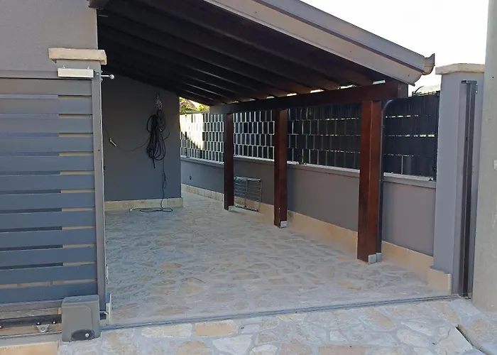 Apartman Lara Apartment